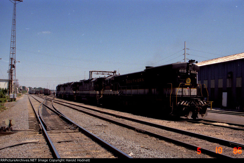 SOU 4015 sits at the fuel rack with other locos